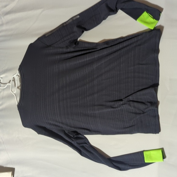 Adidas Men's Size Medium Grey & Florescent Green Long Sleeve Shirt - Picture 6 of 6